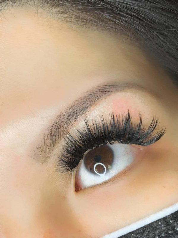 A Trendy Eyelash Extension Option - MH Beauty Salon