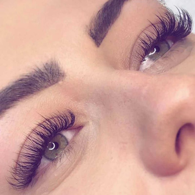 Eyelash Extensions: The Pros